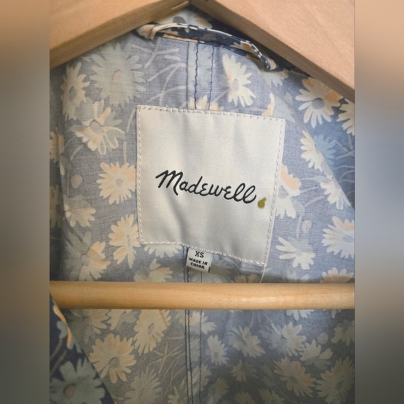 Madewell blue and white floral drawstring waist snap front raincoat | XS - Picture 2 of 7